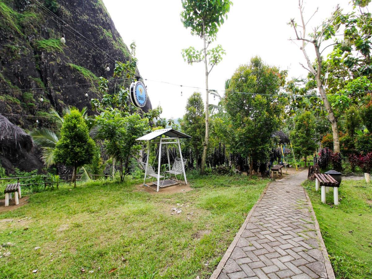 Oyo Homes 91134 Desa Wisata Tebing Lingga Trenggalek Exterior foto